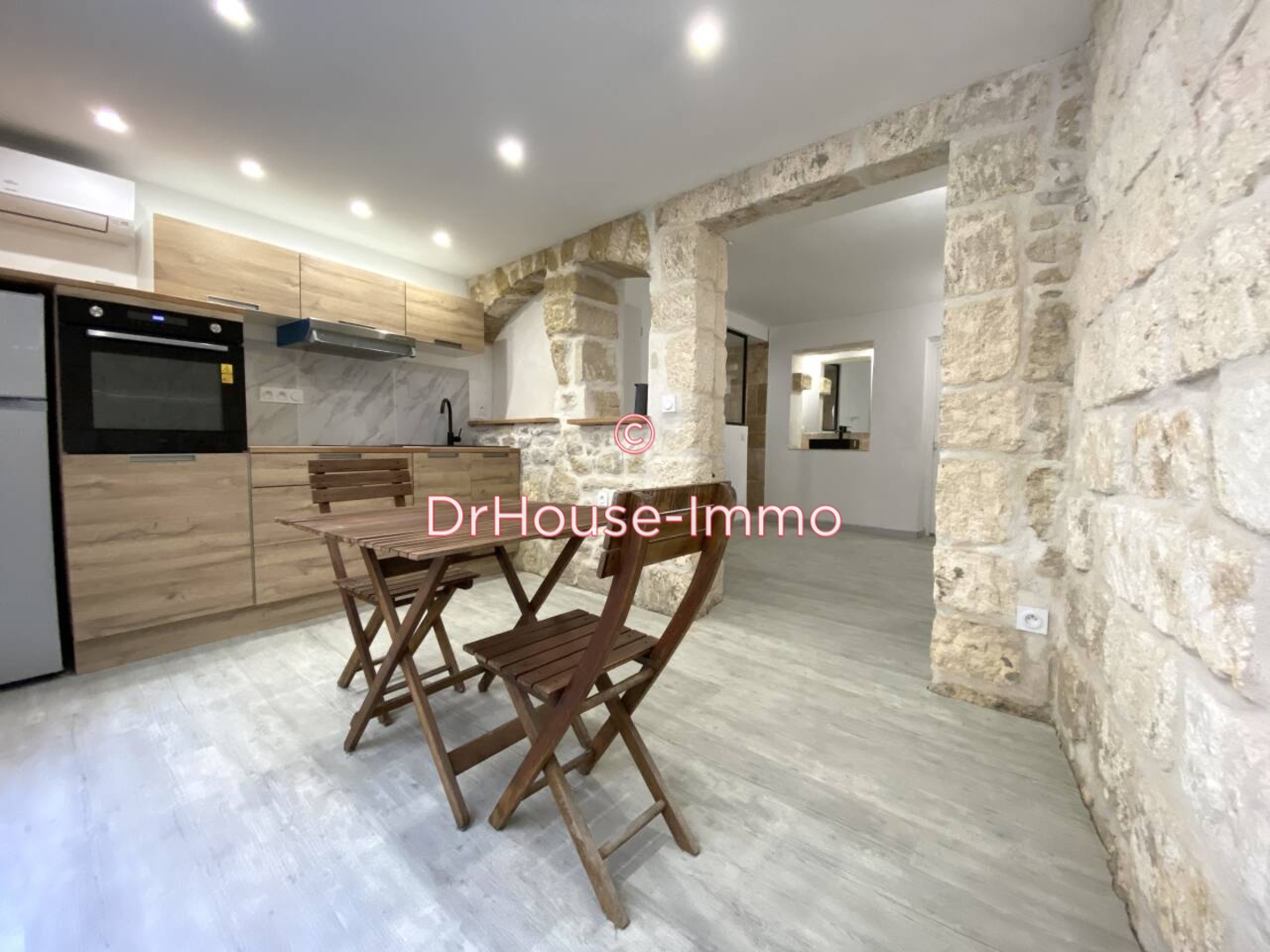 Photo 2 : Vente Maison 6 pièces Saint-Laurent-d'Aigouze 130 m²