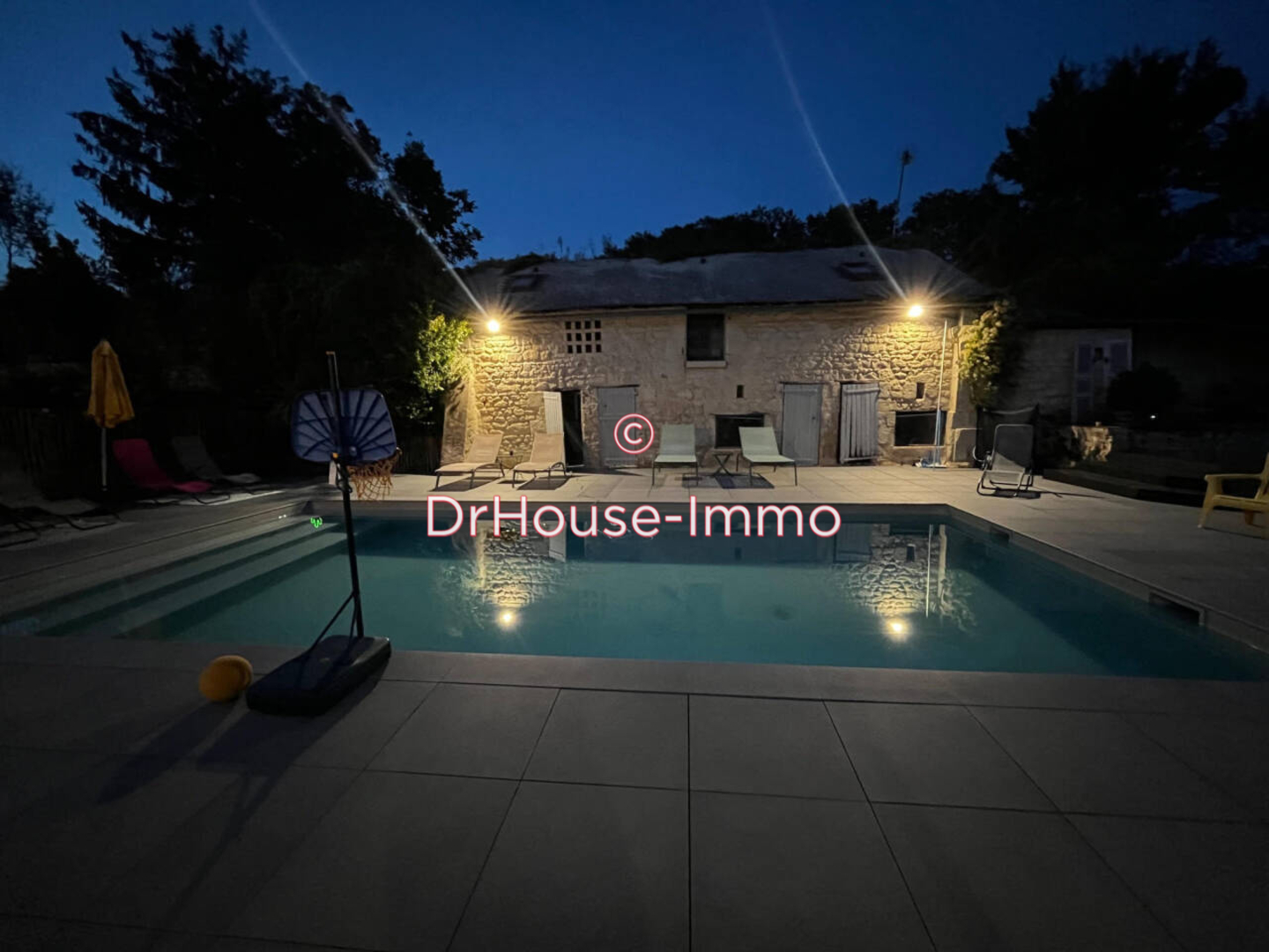 Photo 3 : Vente Maison 8 pièces Oyré 300 m²