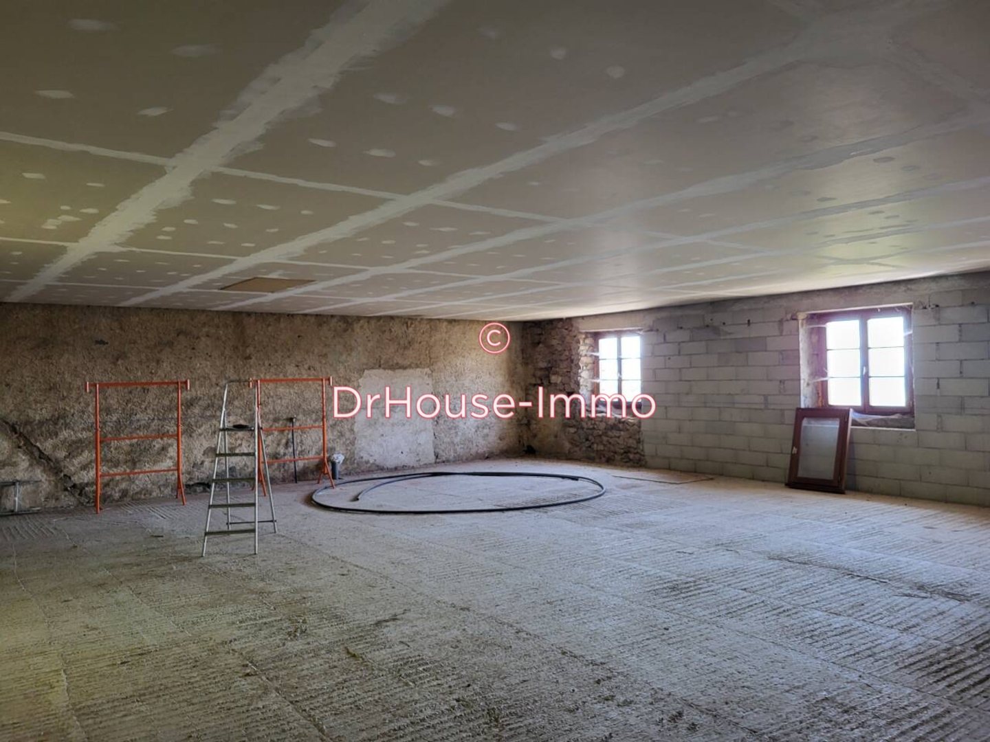 Photo 3 : Vente Maison 2 pièces Allègre 280 m²