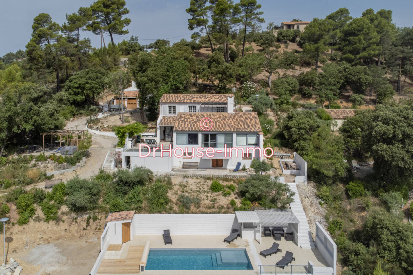 Photo 1 : Vente Maison 9 pièces Esparron-de-Verdon 227 m²