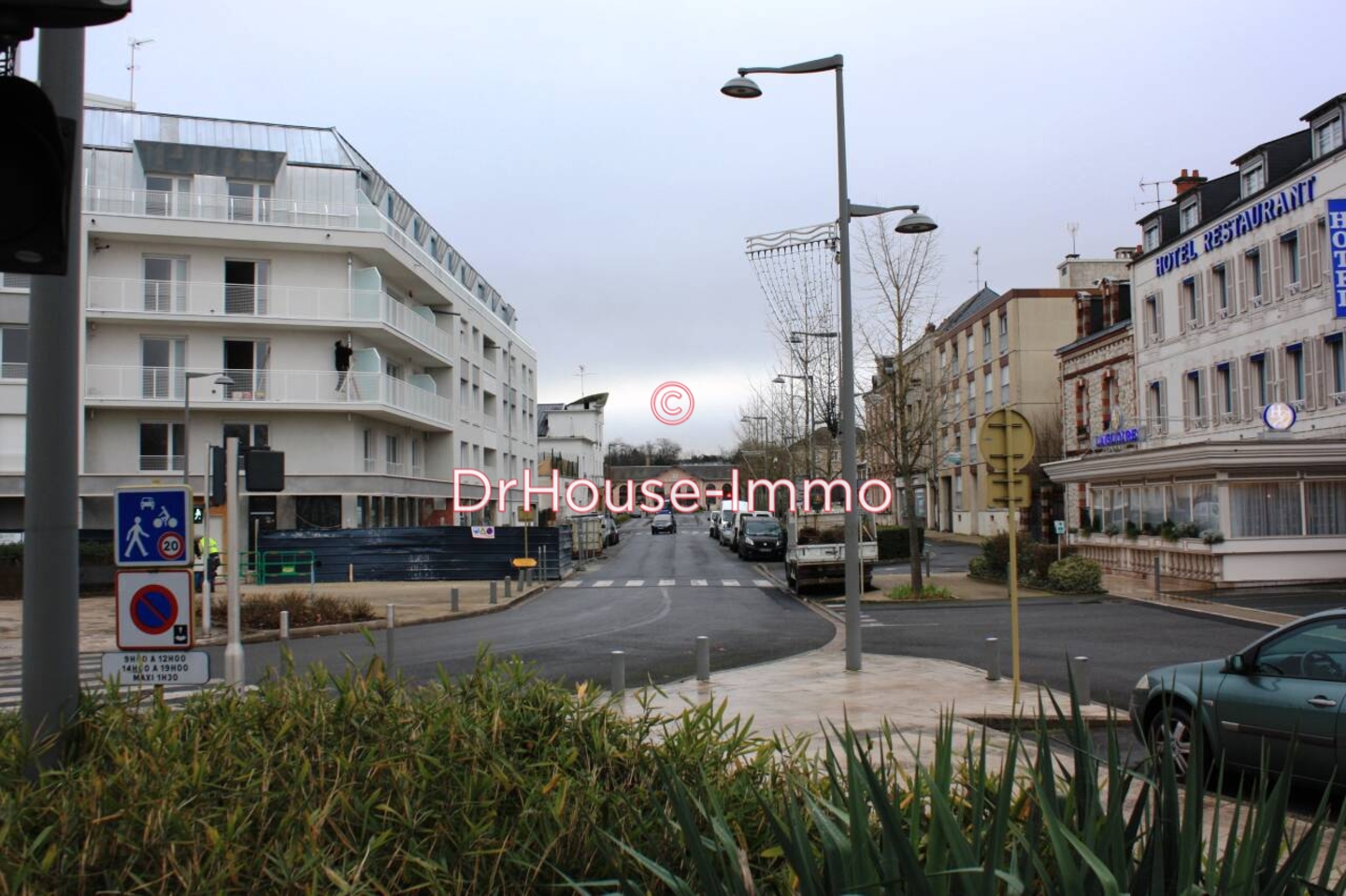 Photo 1 : Vente Immeuble 40 pièces Montargis 1500 m²