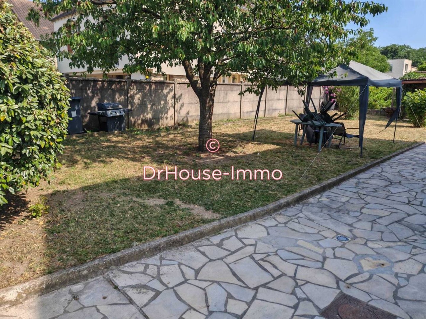 Photo 2 : Vente Immeuble 10 pièces Mureaux 185 m²