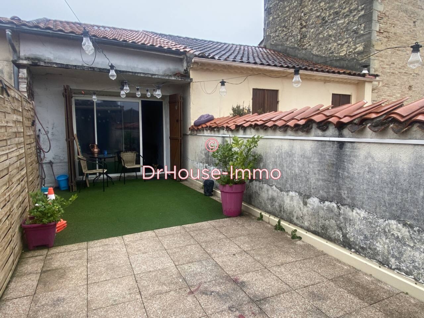 Photo 2 : Vente Immeuble 8 pièces Lesparre-Médoc 526 m²