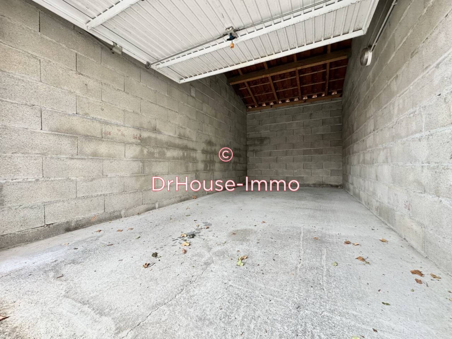 Photo 2 : Vente Parking / Box Saint-Estève 16 m²