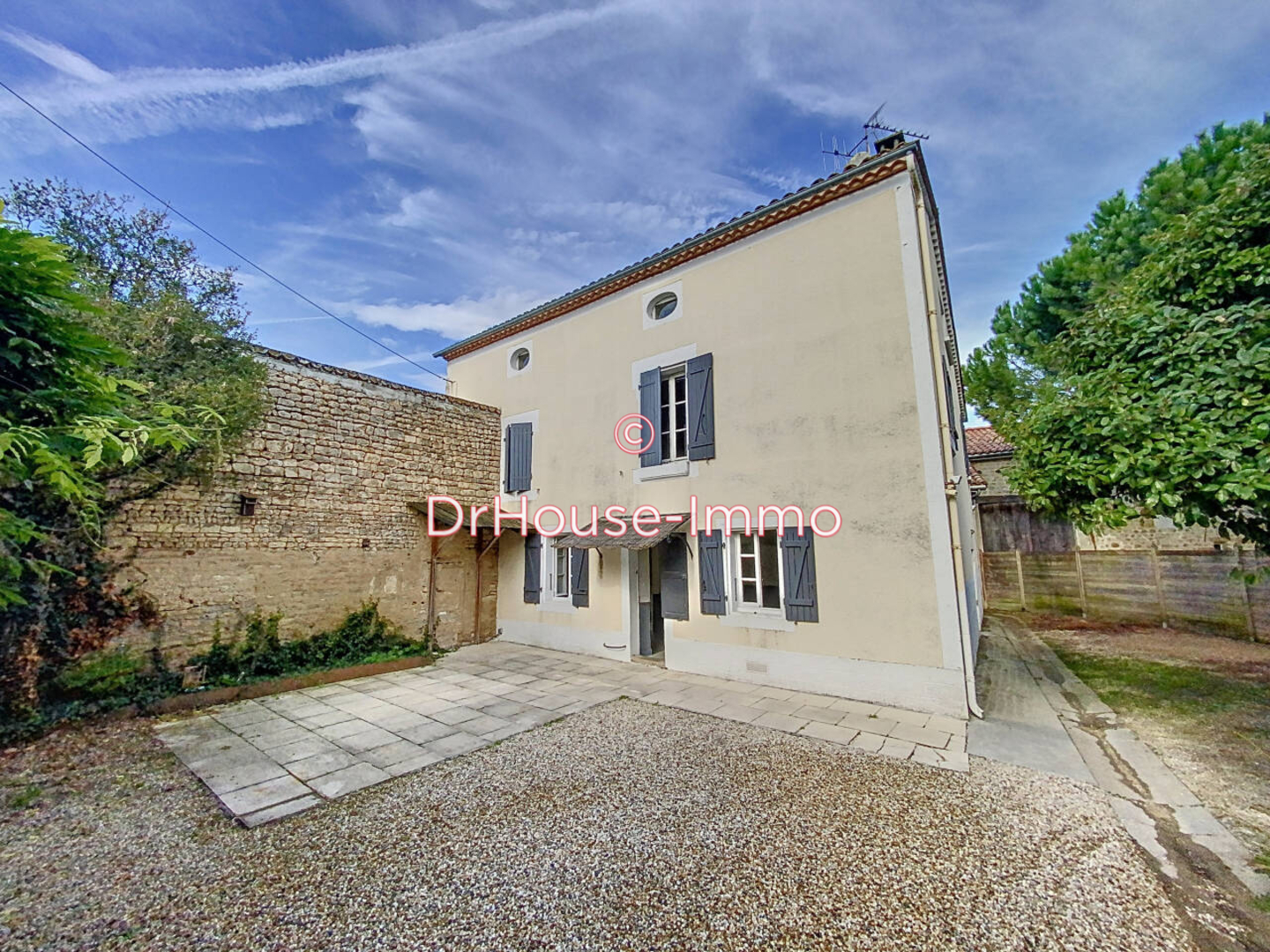 Photo 2 : Vente Maison 5 pièces Saint-Yrieix-sur-Charente 165 m²