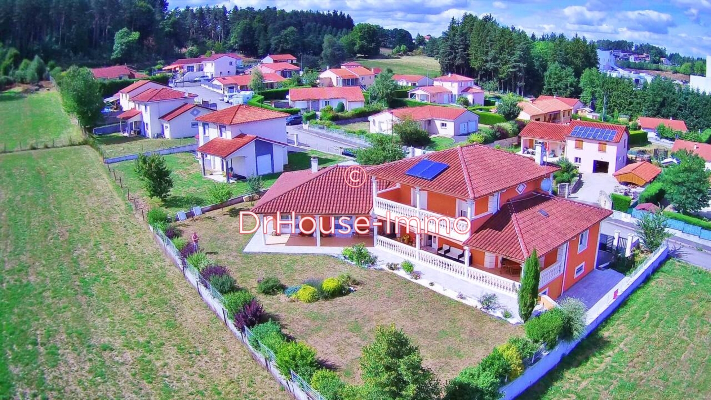 Photo 3 : Vente Maison 7 pièces Sainte-Sigolène 238 m²