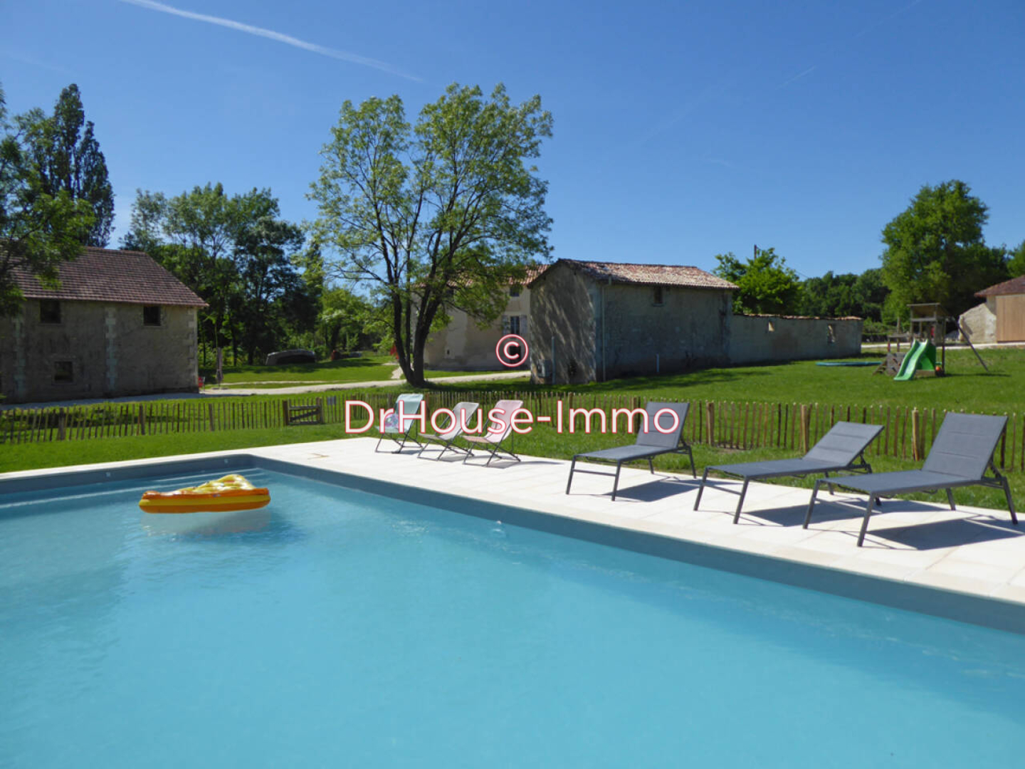 Photo 2 : Vente Maison 31 pièces Ribérac 767 m²