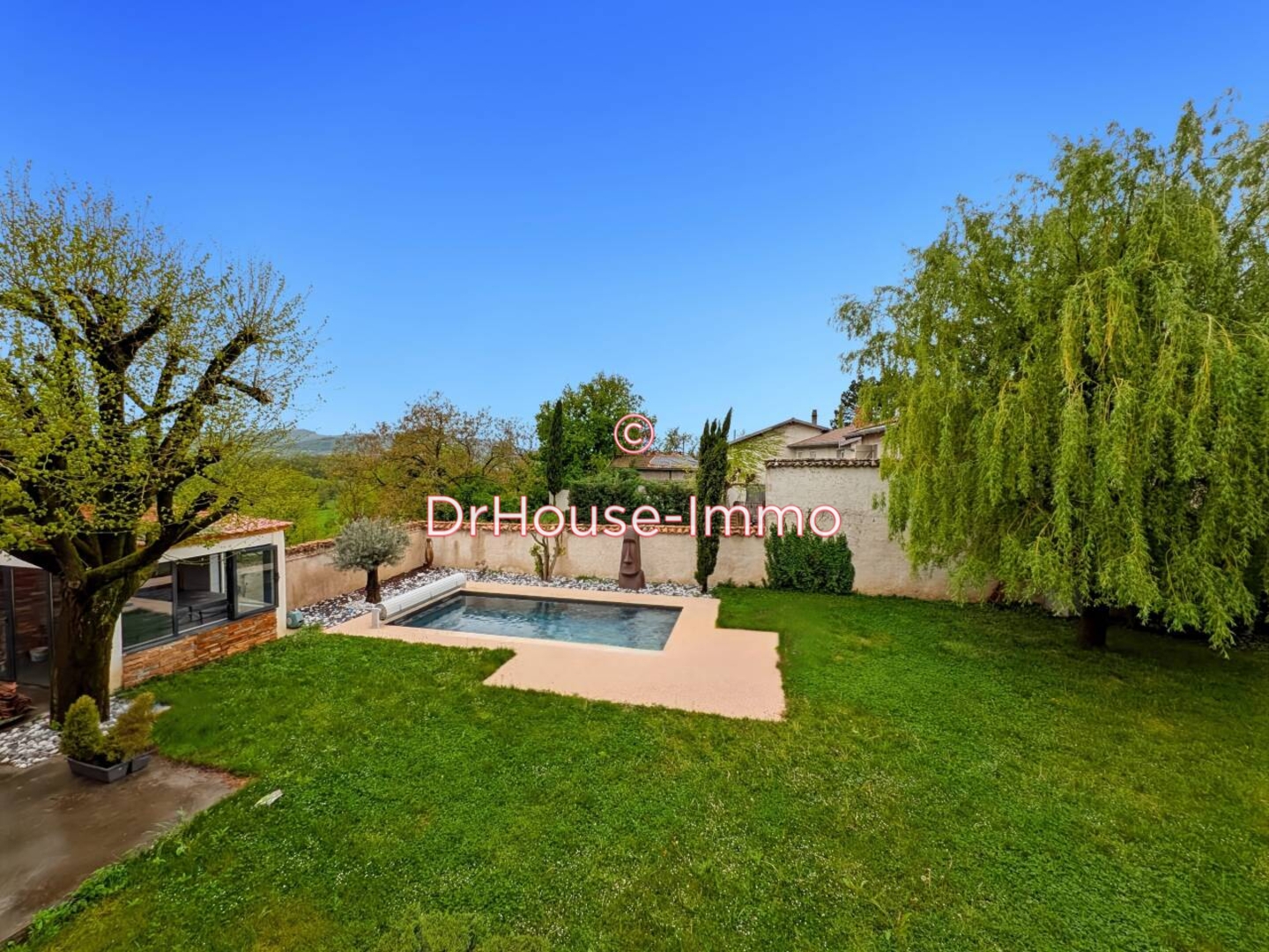 Photo 2 : Vente Maison 10 pièces Massieux 270 m²