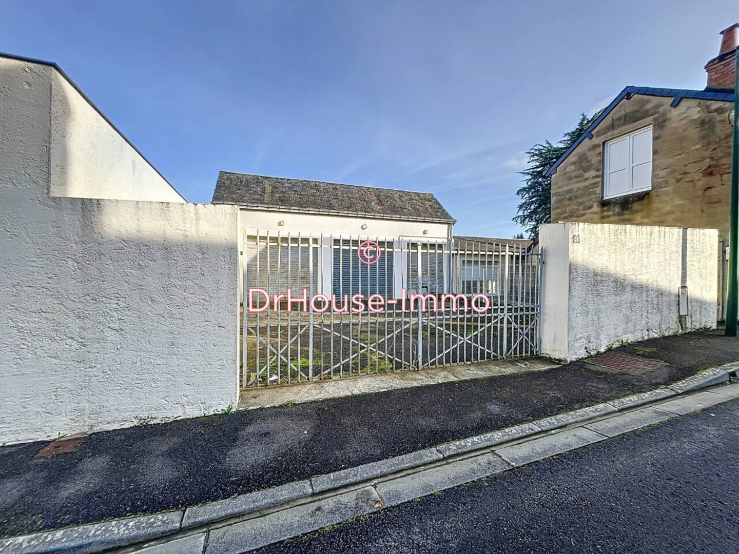 Photo 3 : Vente Parking / Box Château-la-Vallière 95 m²