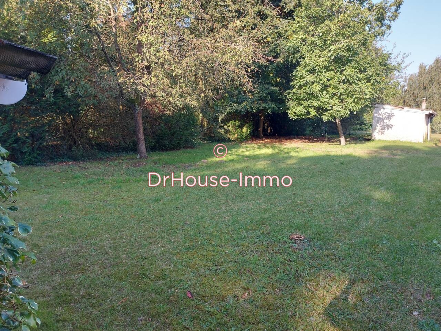 Photo 1 : Vente Terrain  Éragny 685 m²