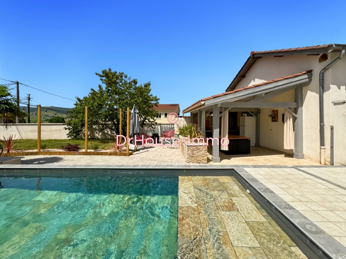 Photo 1 : Vente Maison 5 pièces Salles-Arbuissonnas-en-Beaujolais 175 m²