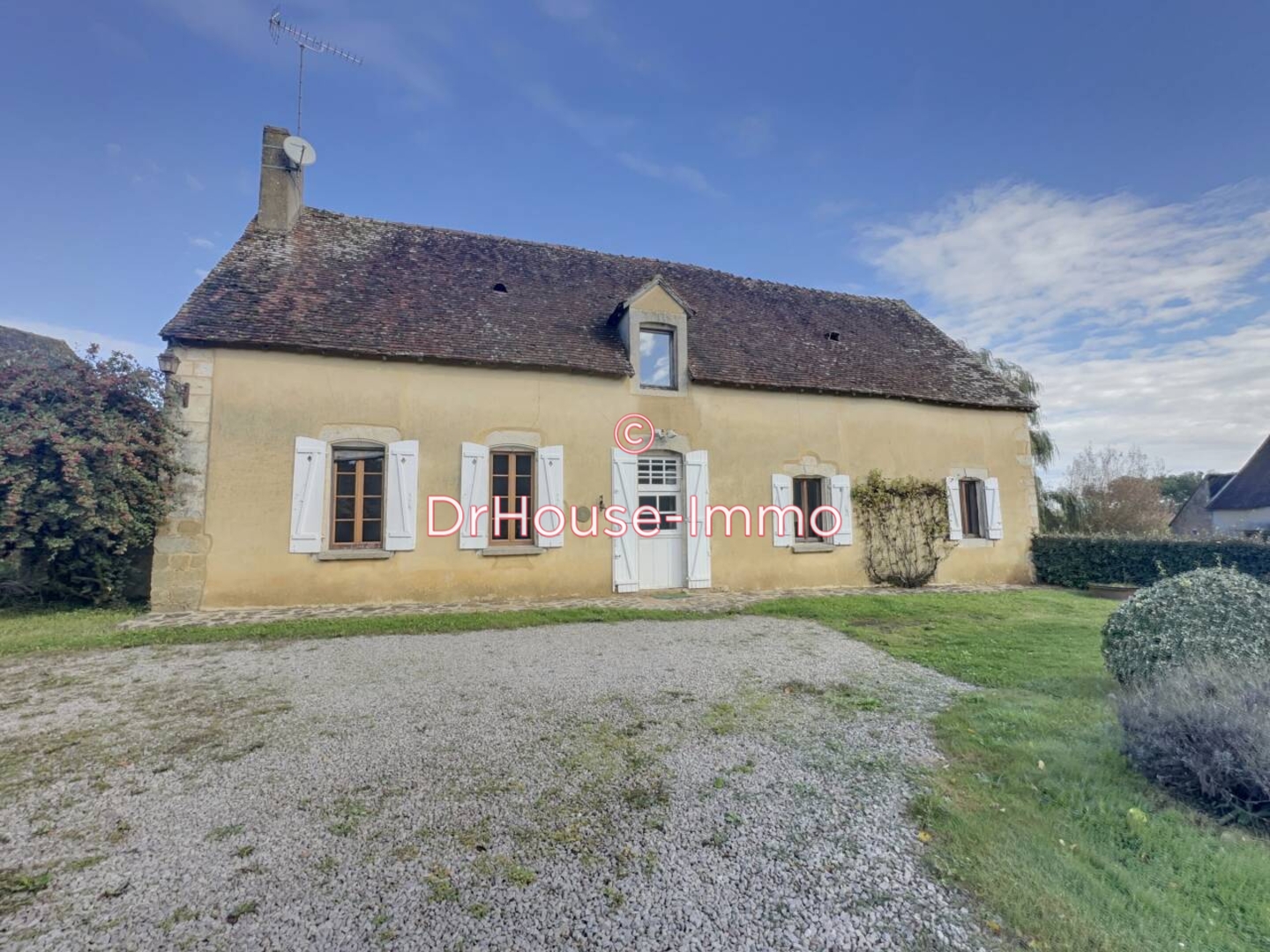 Photo 1 : Vente Maison 6 pièces Bellou-le-Trichard 160 m²