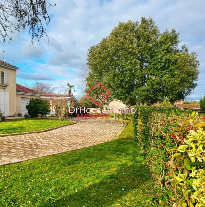 Photo 1 : Vente Maison 9 pièces Saint-Sulpice-et-Cameyrac 170 m²