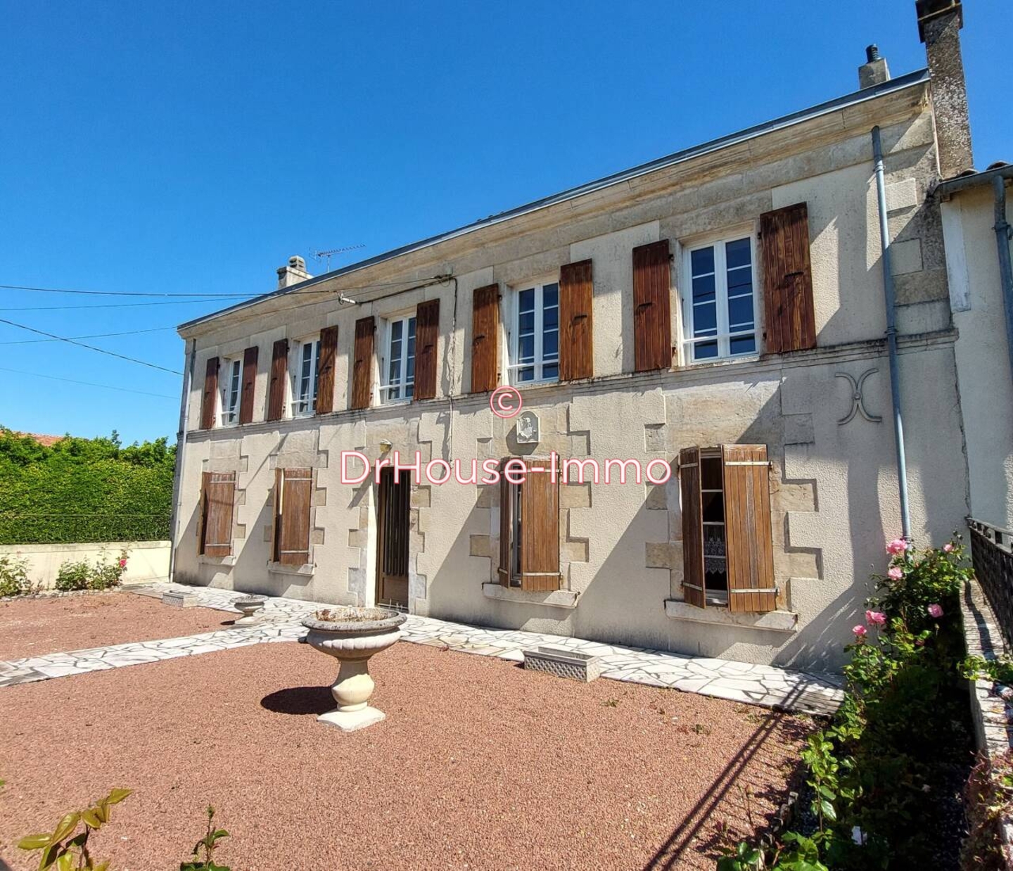 Photo 1 : Vente Maison 6 pièces Cramchaban 157 m²