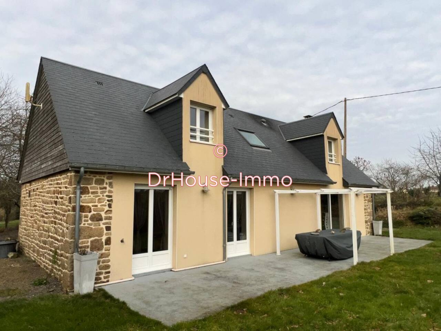 Photo 2 : Vente Maison 1 pièce Vire Normandie 400 m²