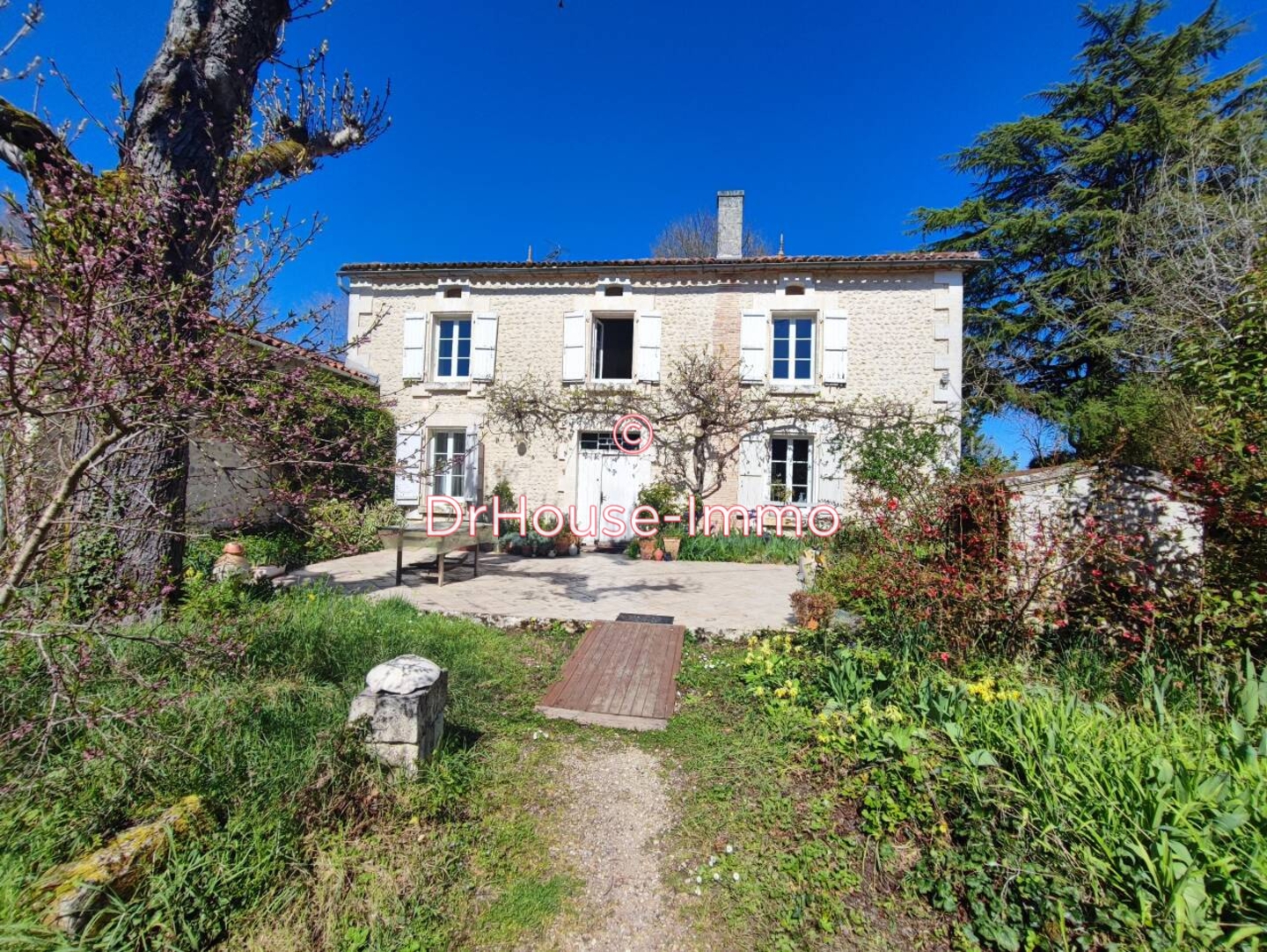 Photo 2 : Vente Maison 14 pièces Chavenat 288 m²