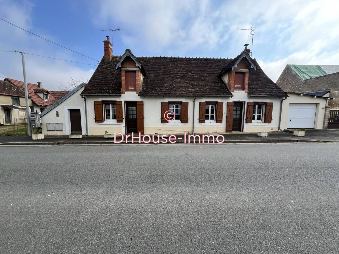 Photo 1 : Vente Maison 3 pièces Trouy 89 m²