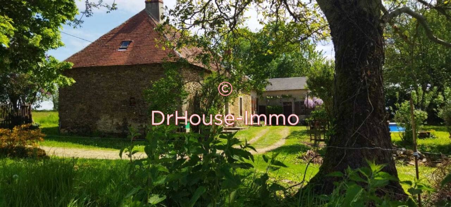 Photo 2 : Vente Maison 2 pièces Saint-Pierre-le-Bost 290 m²