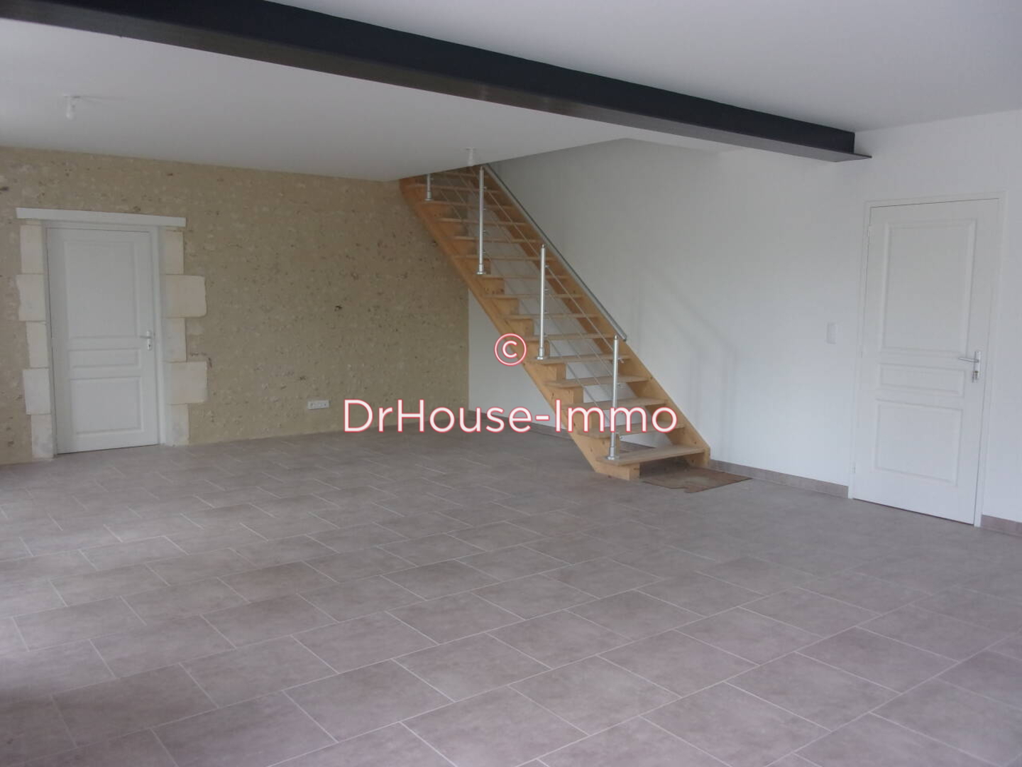 Photo 2 : Vente Maison 8 pièces Condéon 258 m²