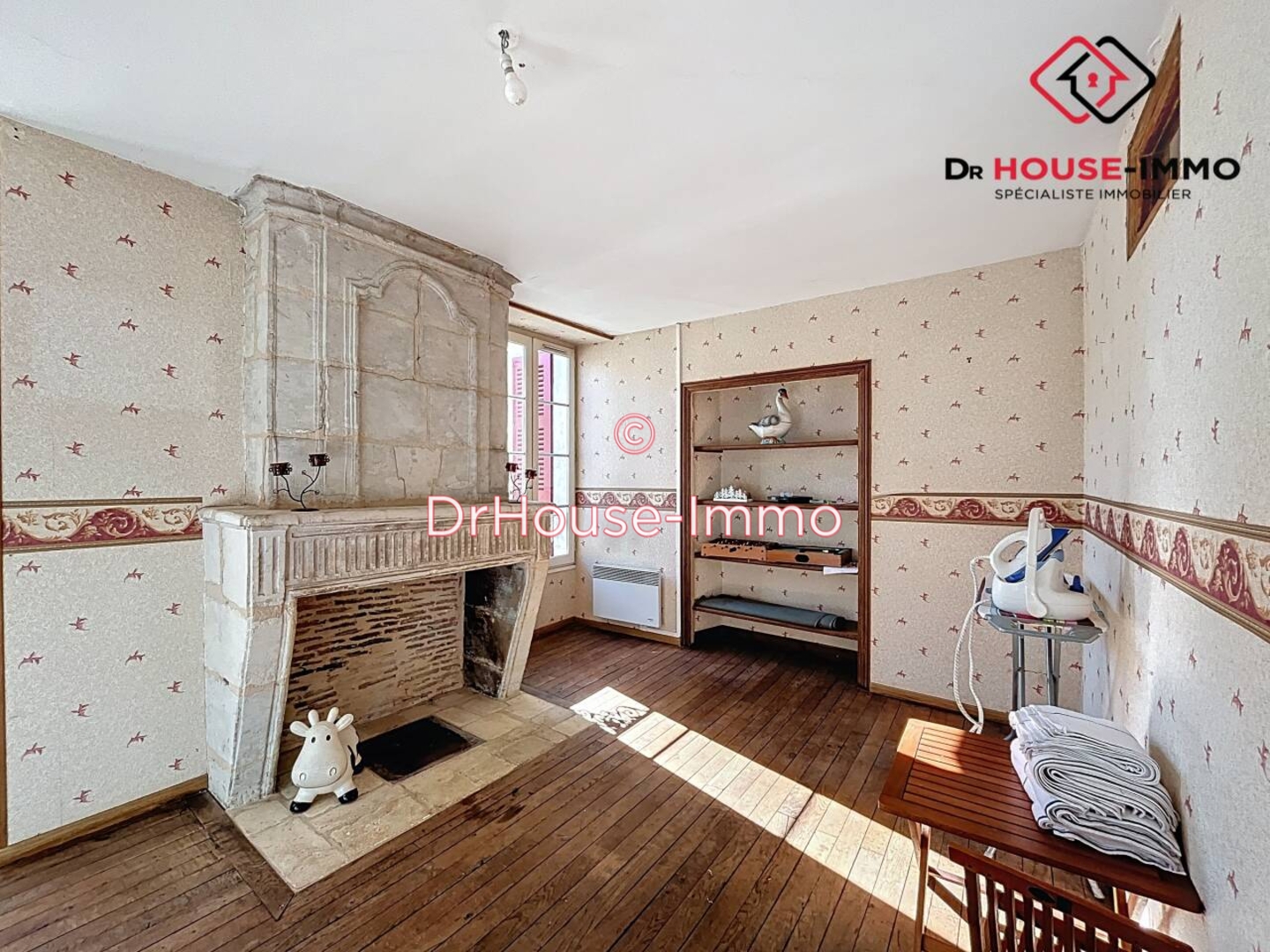 Photo 2 : Vente Maison 6 pièces Aubeterre-sur-Dronne 165 m²