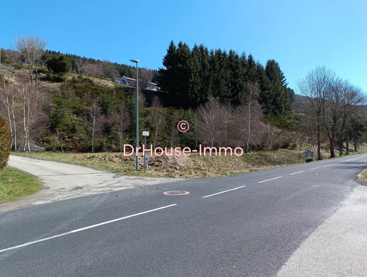 Photo 3 : Vente Terrain  Saint-Cirgues-en-Montagne 1073 m²