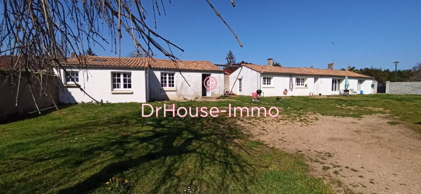 Photo 1 : Vente Maison 8 pièces Saint-Benoist-sur-Mer 180 m²