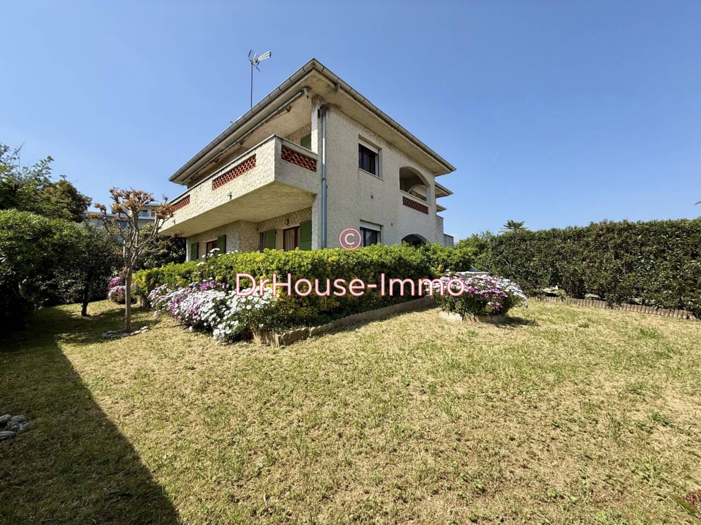 Photo 2 : Vente Maison 7 pièces Cagnes-sur-Mer 155 m²