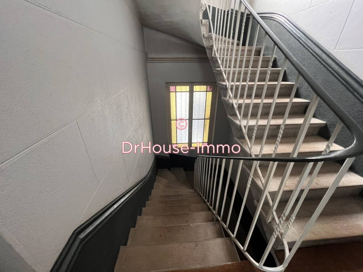 Photo 2 : Vente Immeuble 28 pièces Saint-Étienne 571 m²