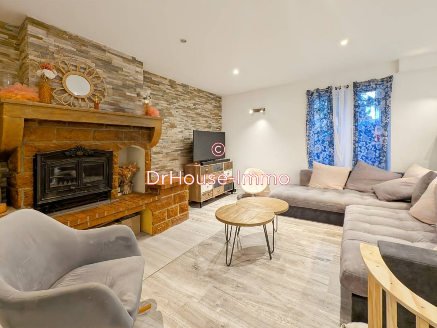 Photo 2 : Vente Maison 5 pièces Jassans-Riottier 200 m²