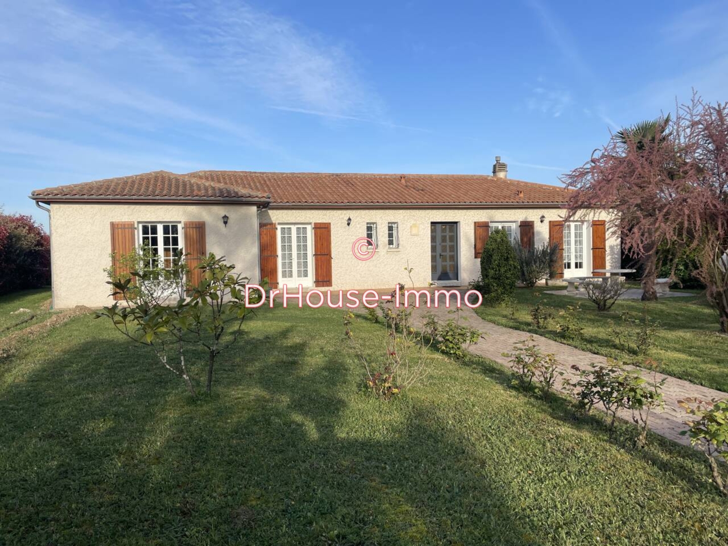 Photo 1 : Vente Maison 6 pièces Hiersac 153 m²