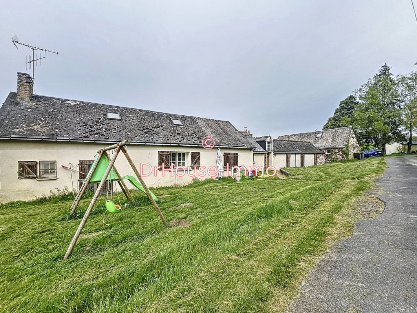 Photo 2 : Vente Maison 8 pièces Marcilly-sur-Maulne 252 m²