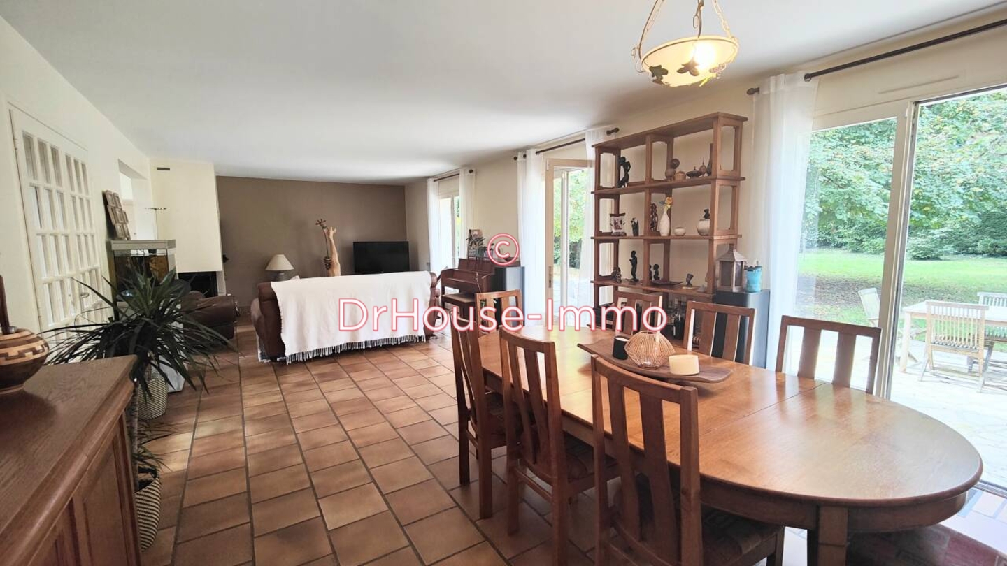 Photo 2 : Vente Maison 9 pièces Feucherolles 241 m²