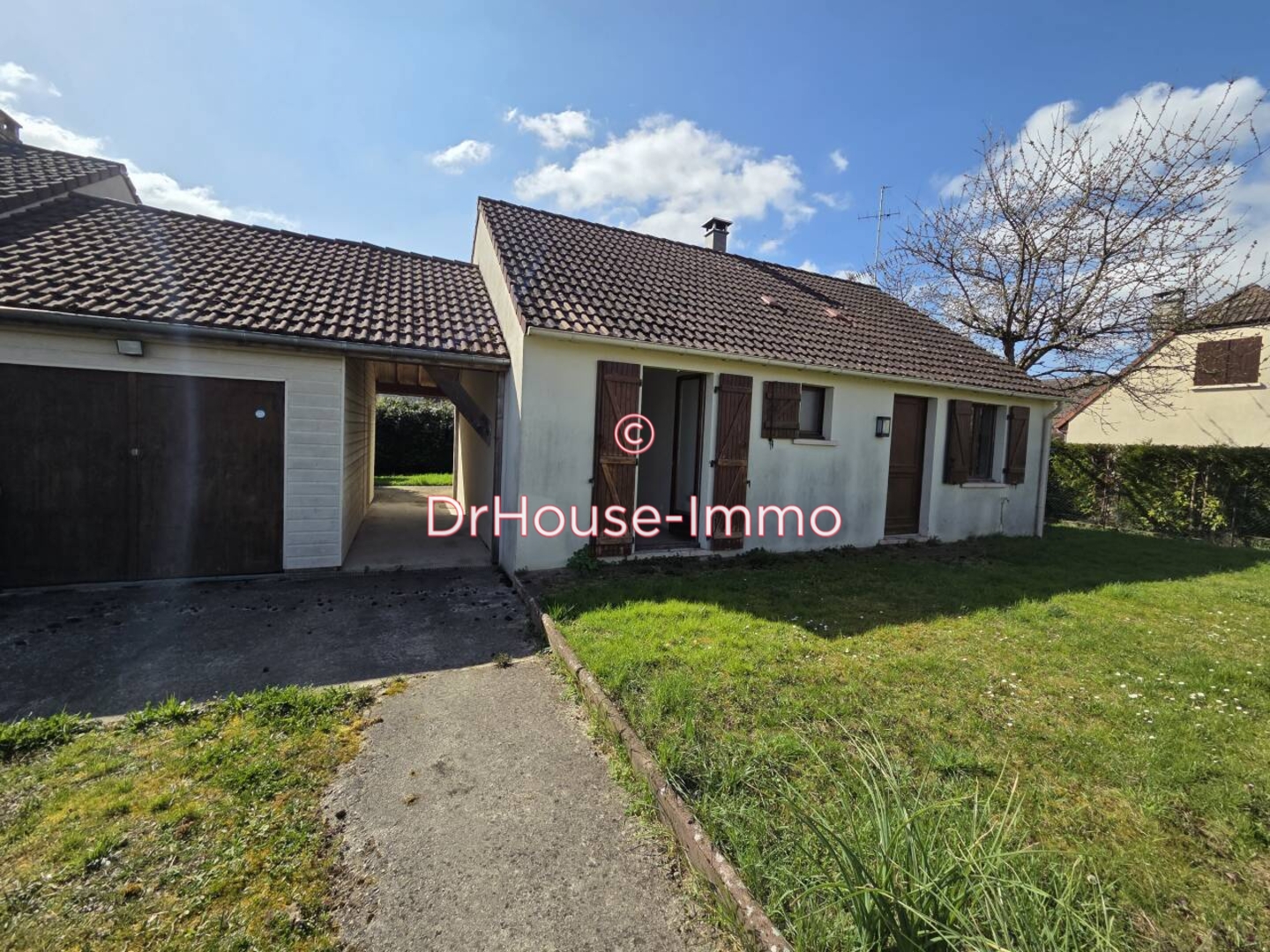 Photo 1 : Vente Maison 4 pièces Saint-Julien-les-Villas 70 m²