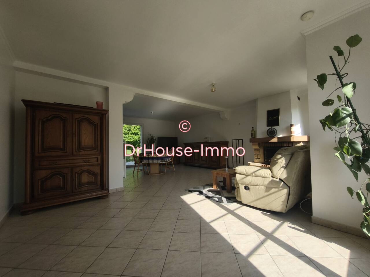 Photo 2 : Vente Maison 7 pièces Saint-Jean-de-la-Motte 157 m²