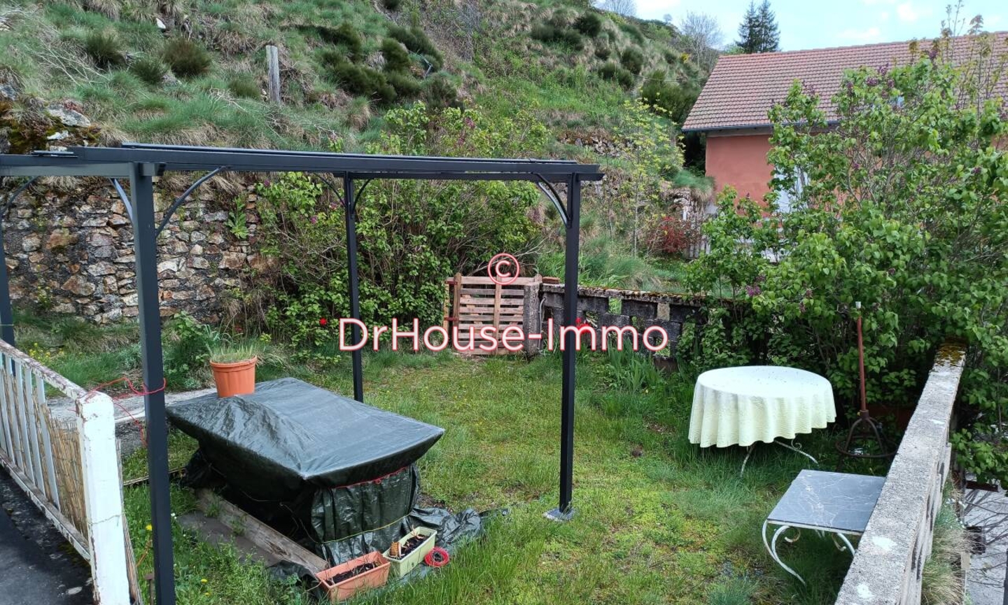Photo 2 : Vente Maison 6 pièces Saint-Cirgues-en-Montagne 110 m²