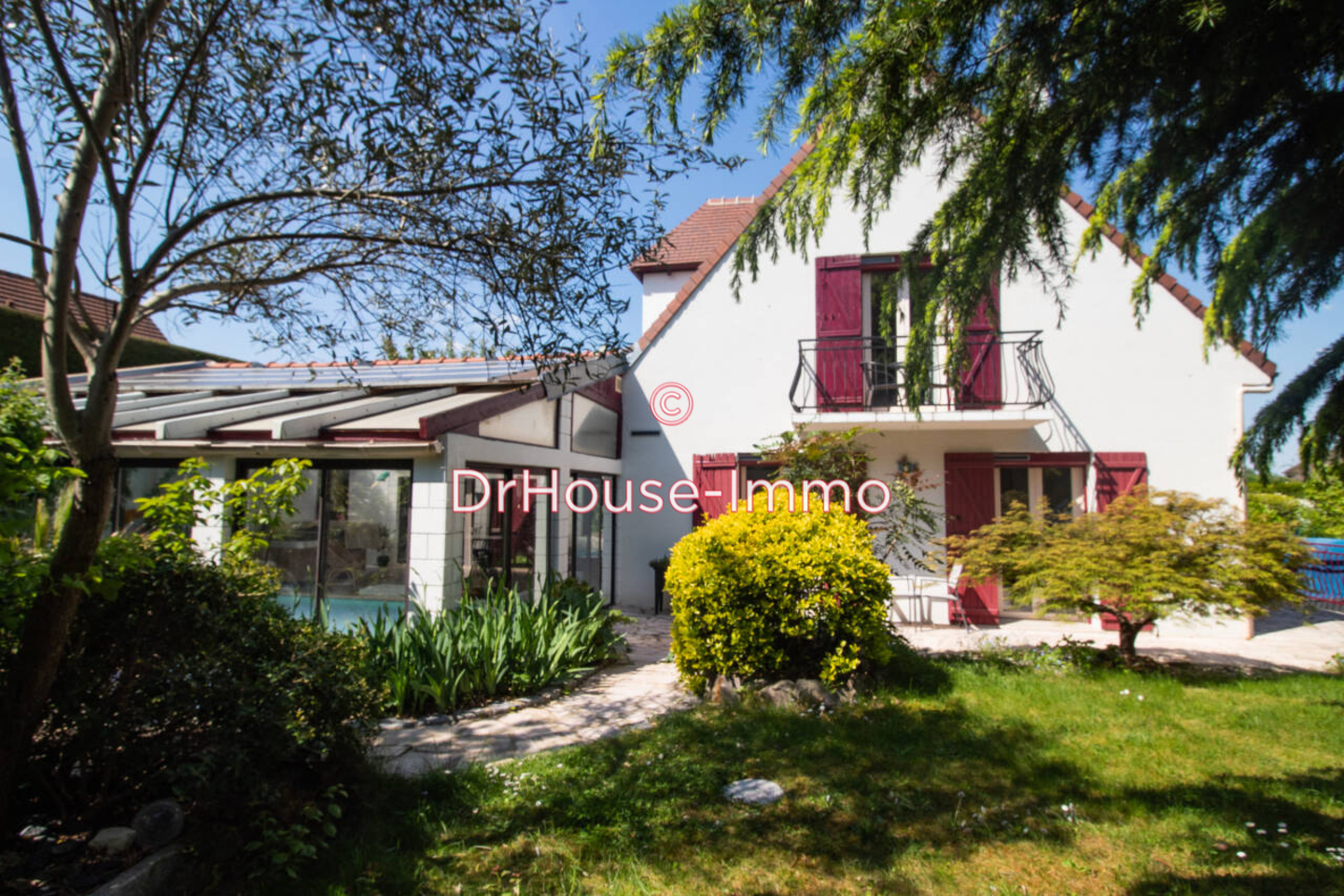 Photo 1 : Vente Maison 9 pièces Clayes-sous-Bois 201 m²