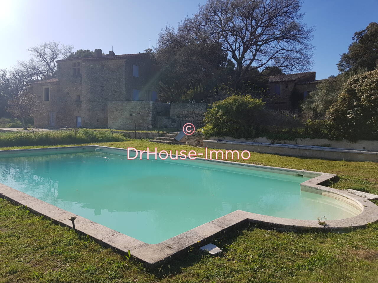 Photo 3 : Vente Maison 17 pièces Cucuron 480 m²