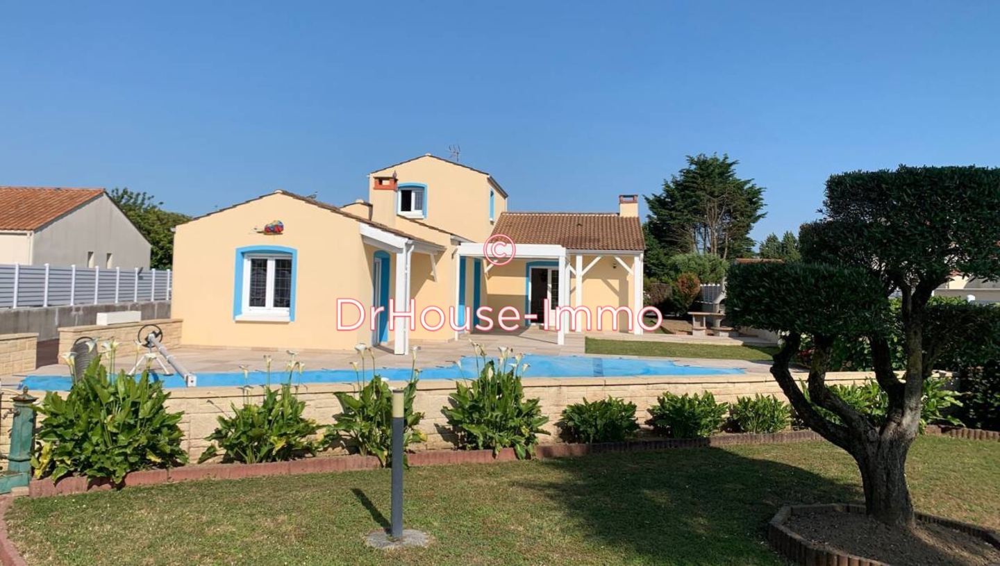 Photo 1 : Vente Maison 7 pièces Saint-Vincent-sur-Jard 165 m²