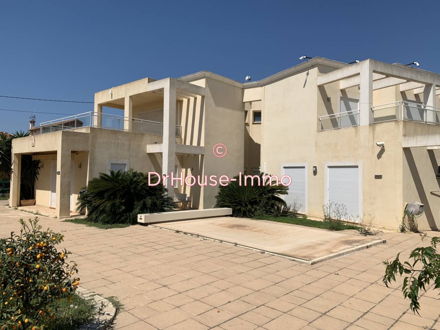 Photo 1 : Vente Maison 7 pièces Cagnes-sur-Mer 228 m²
