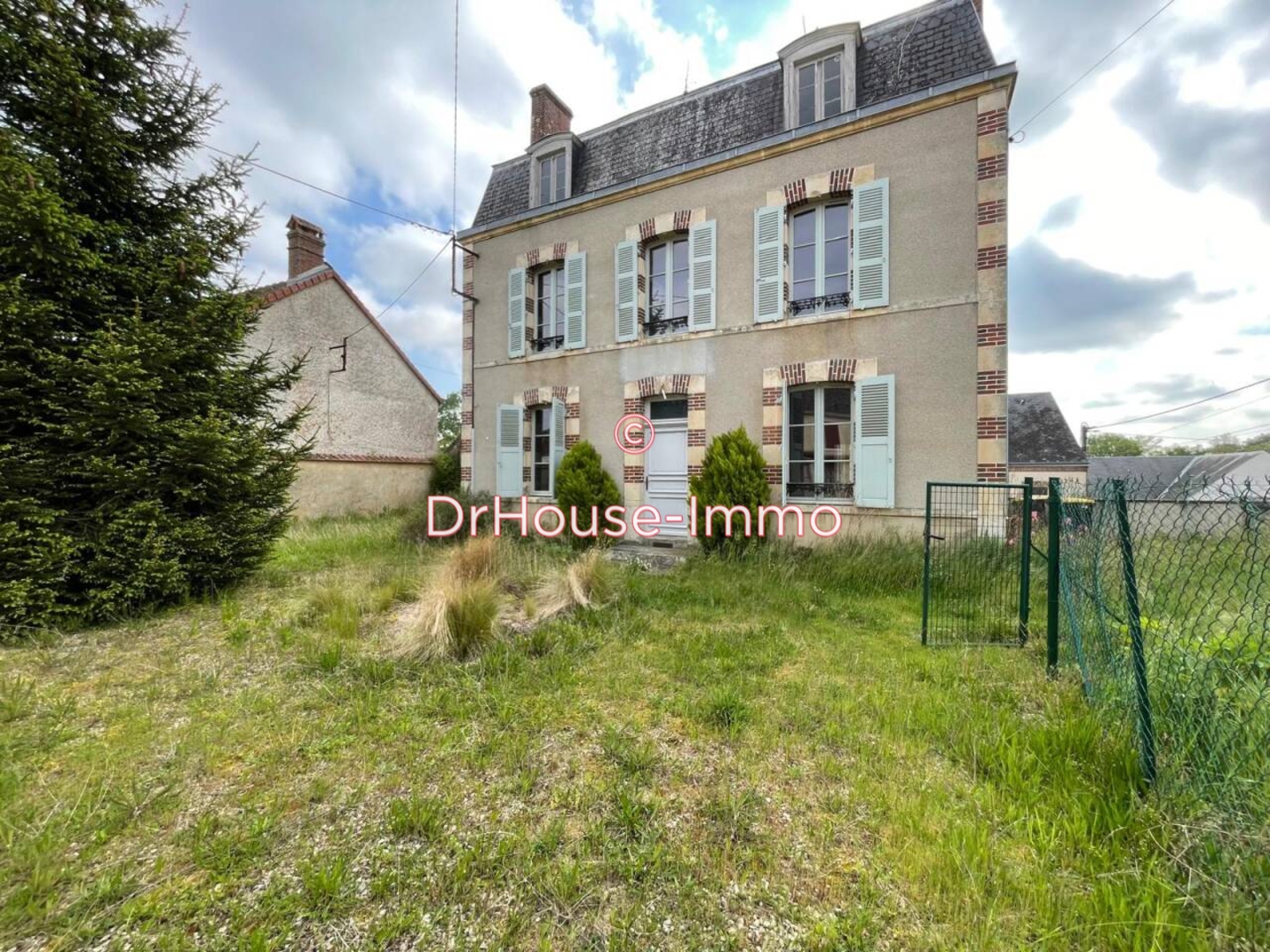 Photo 1 : Vente Maison 7 pièces Montbouy 163 m²