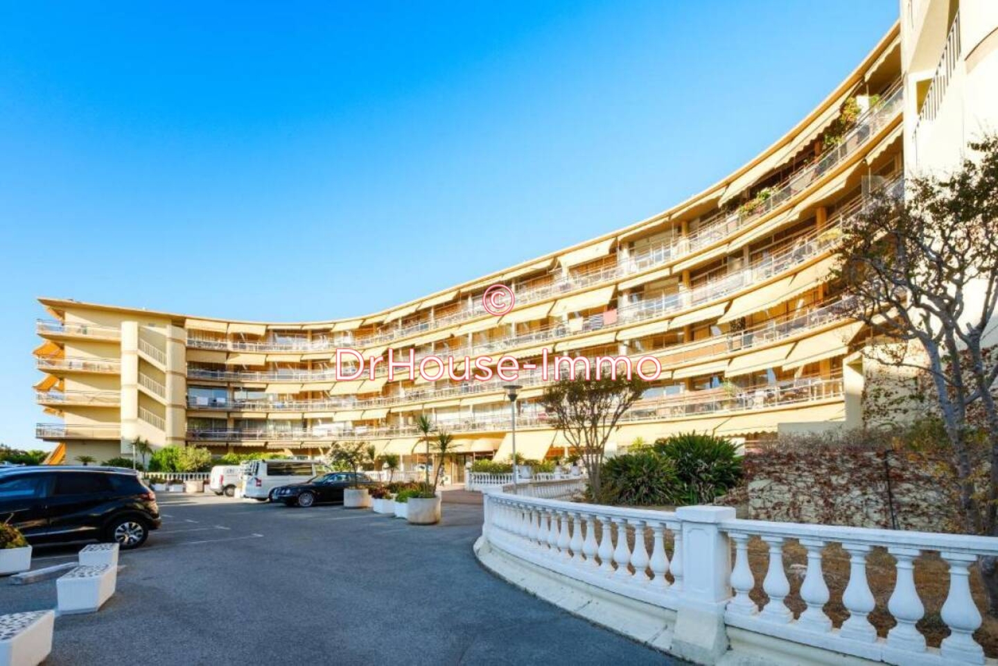 Photo 2 : Vente Appartement 1 pièce Saint-Laurent-du-Var 27 m²