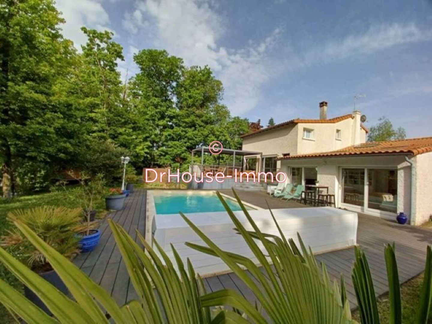 Photo 2 : Vente Maison 7 pièces Vouillé 198 m²