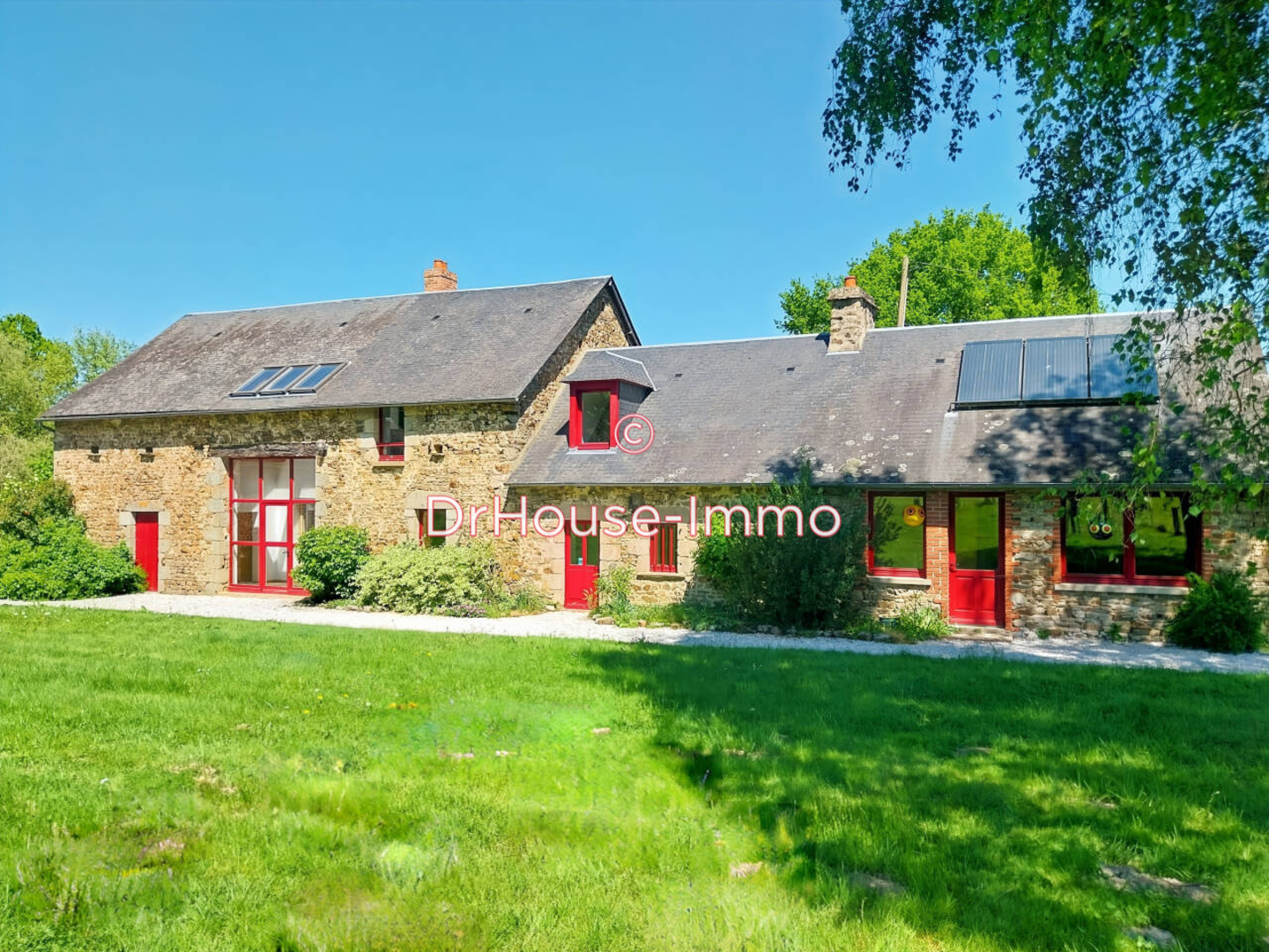 Photo 1 : Vente Maison 8 pièces Saint-Pierre-des-Nids 192 m²