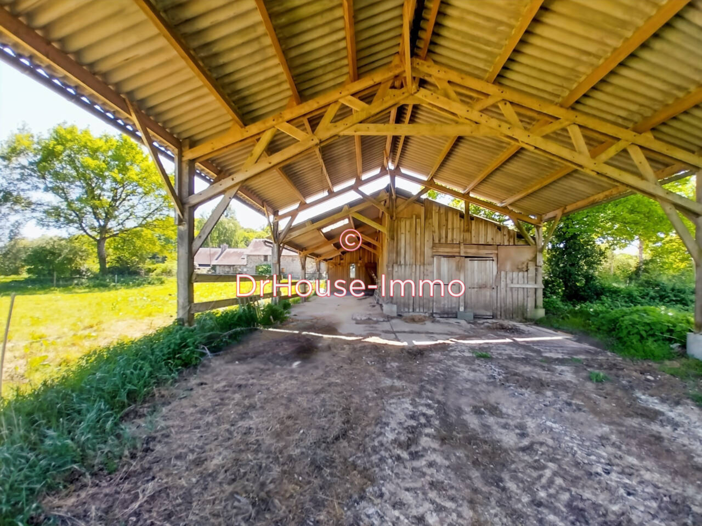 Photo 2 : Vente Maison 8 pièces Saint-Pierre-des-Nids 192 m²
