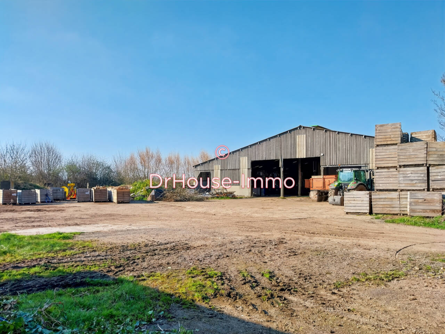 Photo 1 : Vente Entrepôt Belle Vie en Auge 2000 m²