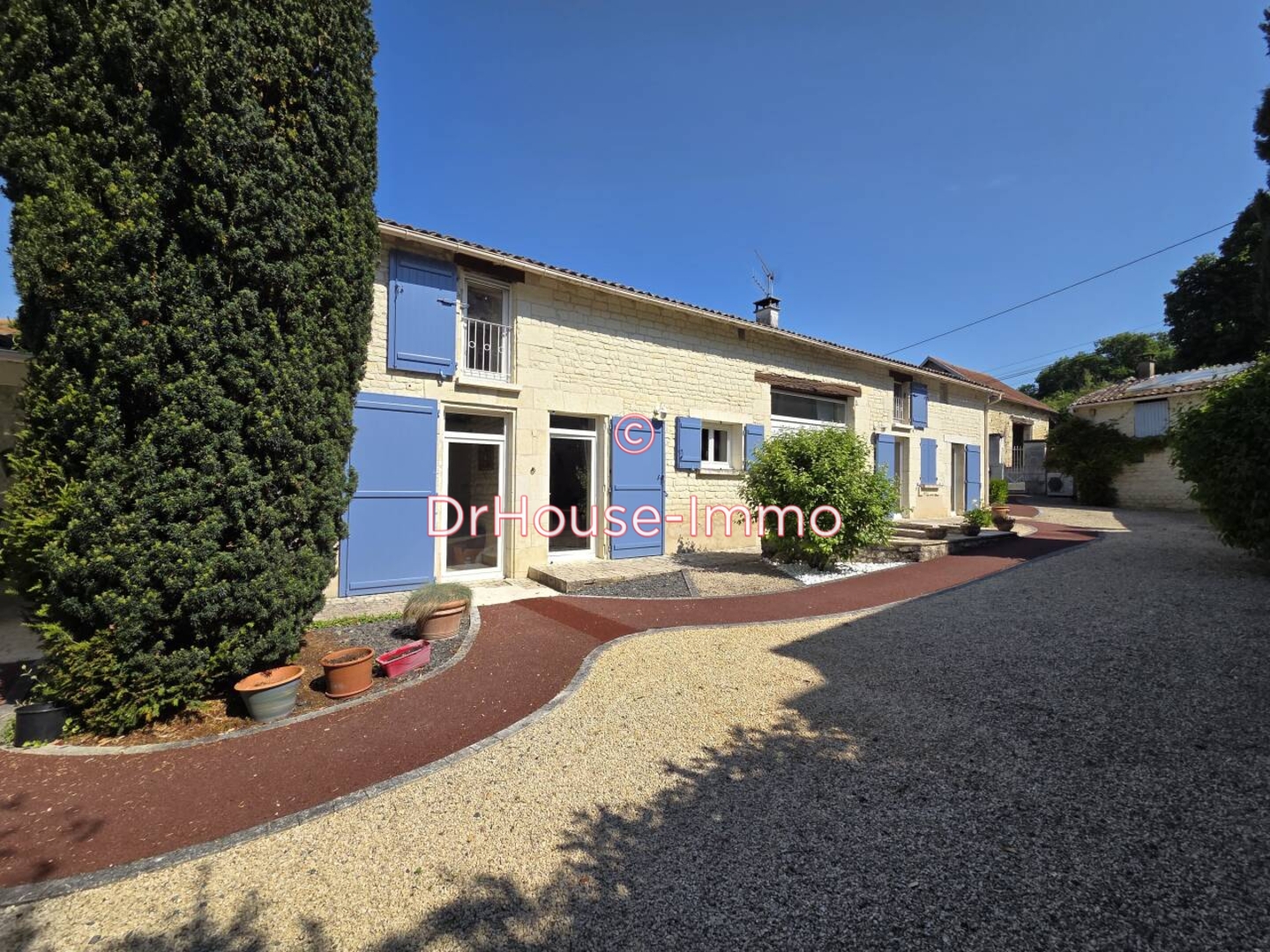 Photo 3 : Vente Maison 9 pièces Beaumont Saint Cyr 236 m²