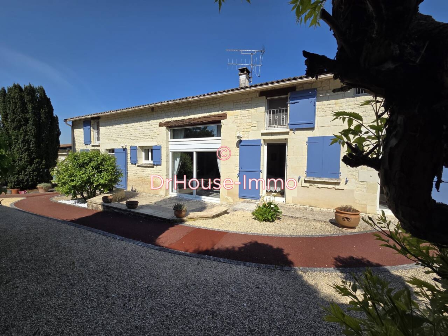 Photo 2 : Vente Maison 9 pièces Beaumont Saint Cyr 236 m²