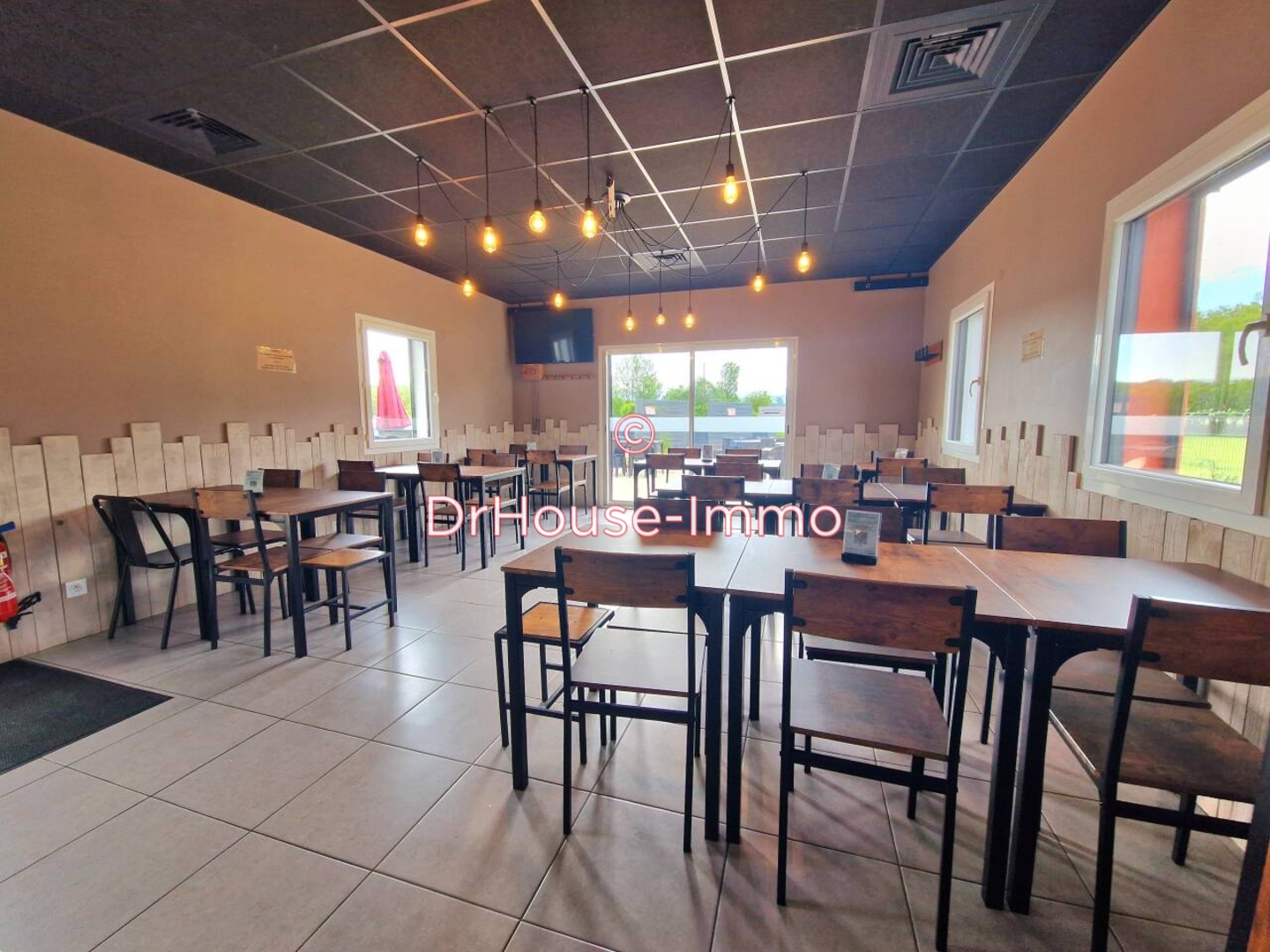 Photo 2 : Vente Commerce Châtillon-Saint-Jean 70 m²