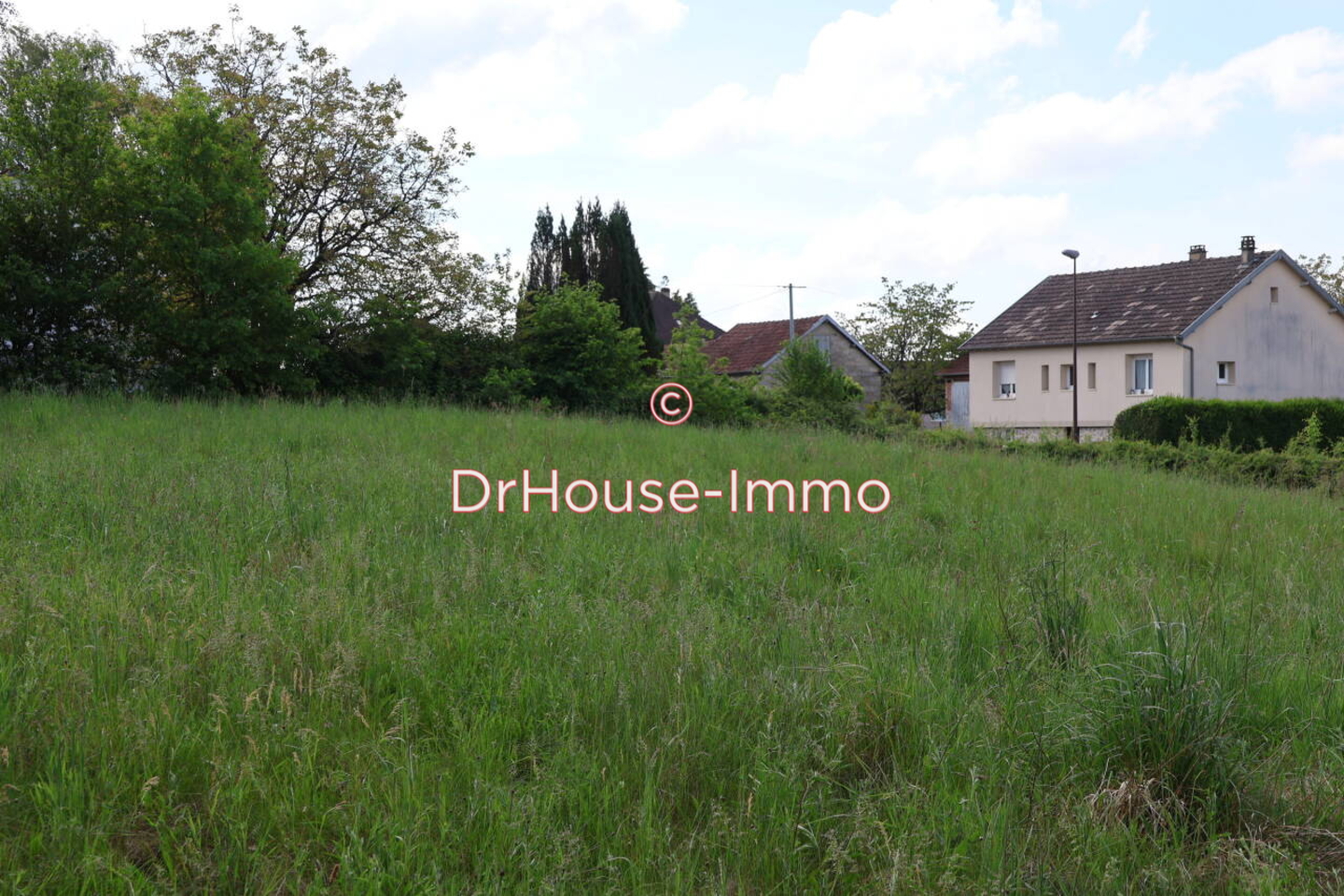 Photo 1 : Vente Terrain Saint-Yrieix-la-Perche 1024 m²