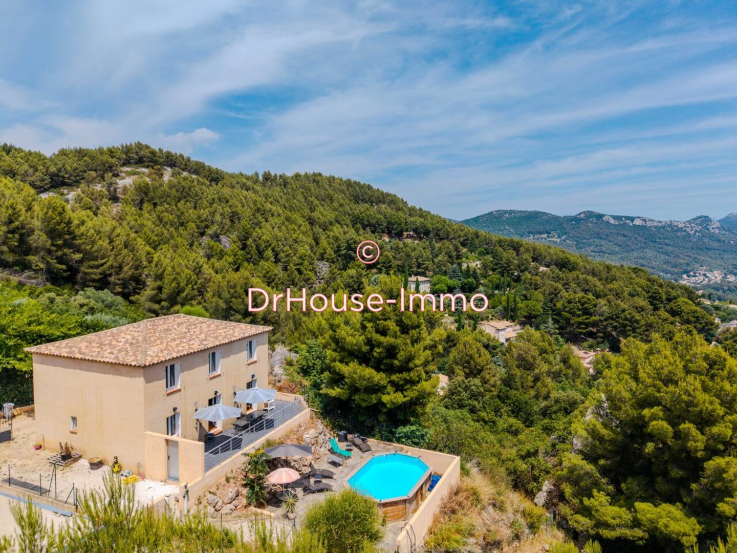 Photo 1 : Vente Maison 5 pièces Le Revest-les-Eaux 111 m²
